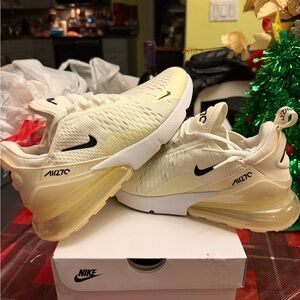 Nike Air Max 270 sz 8.5 woman new in box $170 retail price